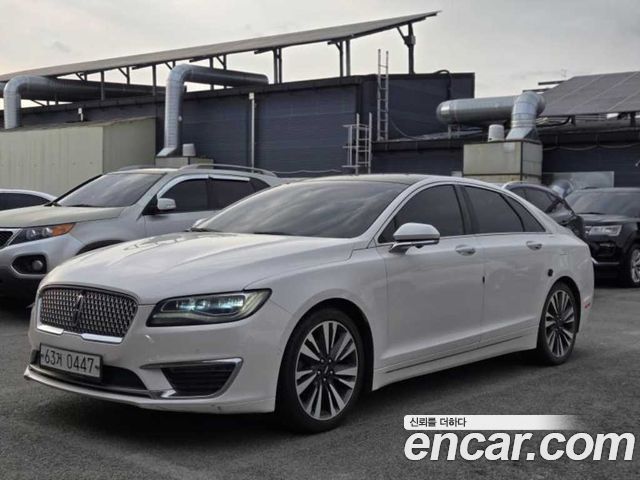 Lincoln MKZ 2017 — photo 2