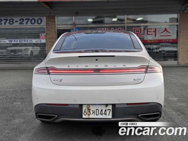 Lincoln MKZ 2017 — photo 4