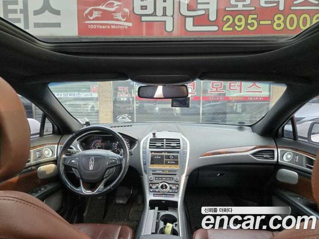 Lincoln MKZ 2017 — photo 9