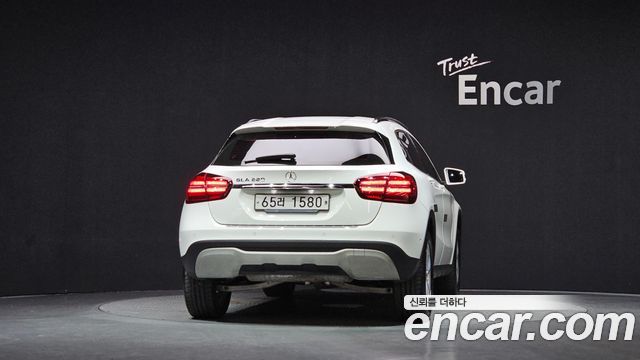 Mercedes-Benz GLA-Class 2019 — photo 4