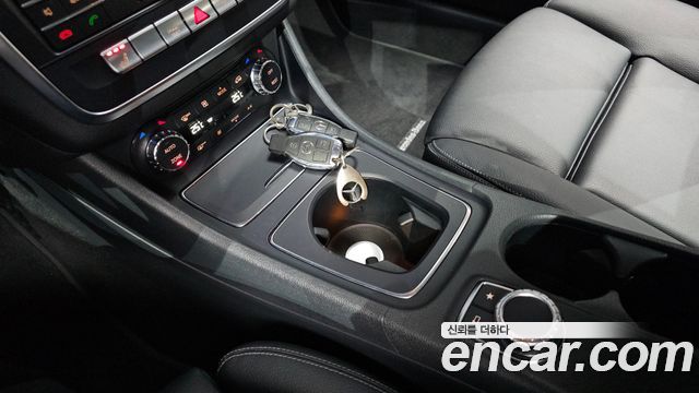Mercedes-Benz GLA-Class 2019 — photo 12