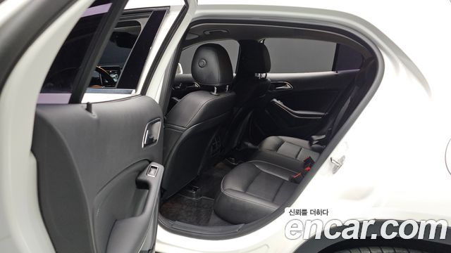Mercedes-Benz GLA-Class 2019 — photo 17