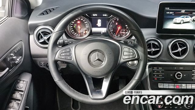 Mercedes-Benz GLA-Class 2019 — photo 19