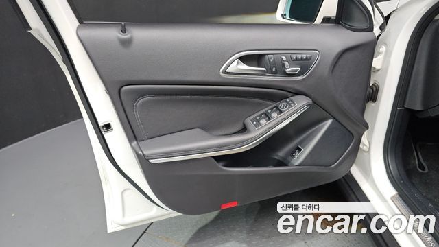Mercedes-Benz GLA-Class 2019 — photo 14