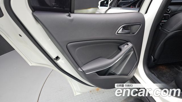 Mercedes-Benz GLA-Class 2019 — photo 15