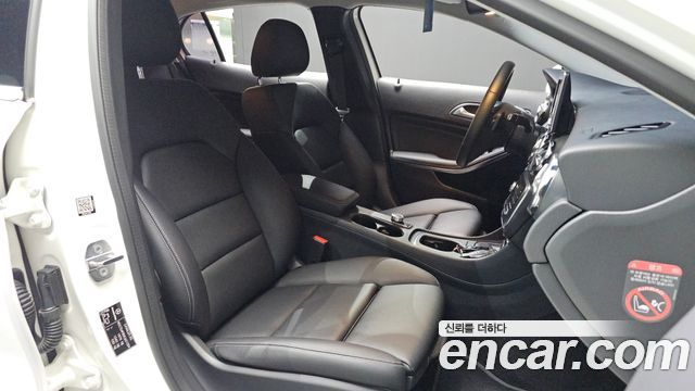 Mercedes-Benz GLA-Class 2019 — photo 16