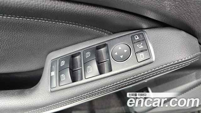 Mercedes-Benz GLA-Class 2019 — photo 28