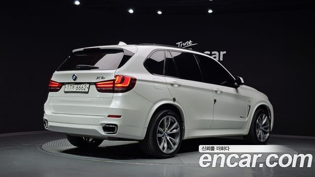 BMW X5 2017 — photo 2