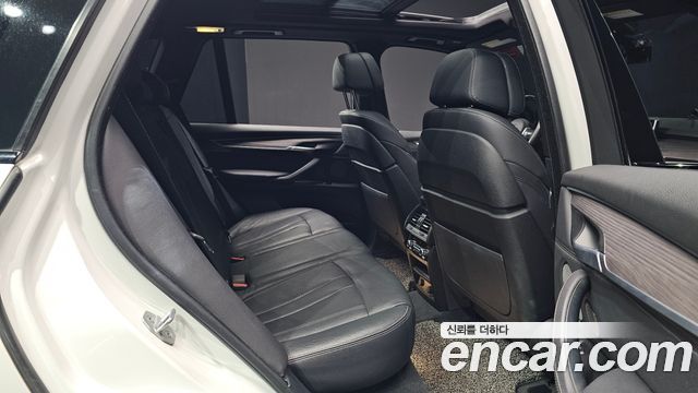 BMW X5 2017 — photo 11