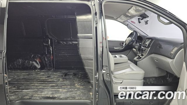 Hyundai Starex 2018 — photo 11