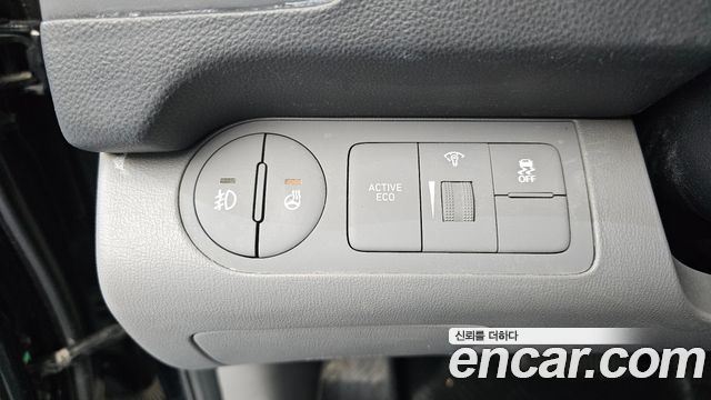 Hyundai Starex 2018 — photo 13