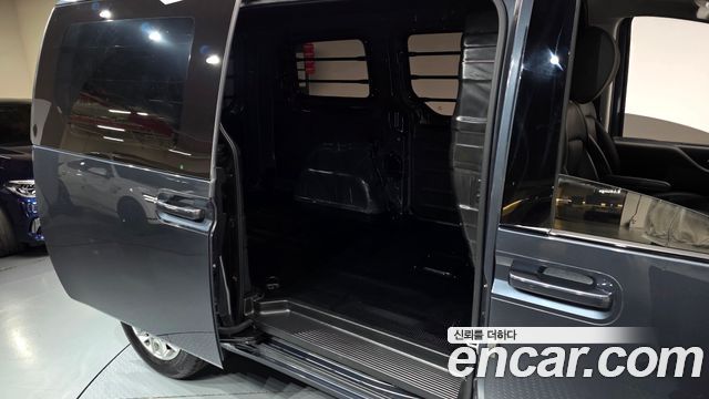 Hyundai Staria 2024 — photo 12