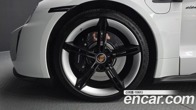 Porsche Taycan 2023 — photo 5