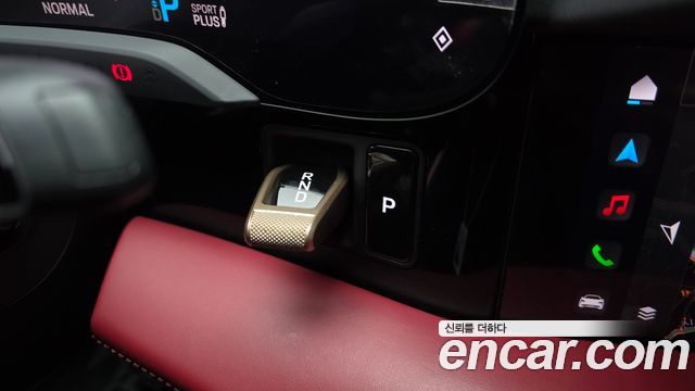 Porsche Taycan 2023 — photo 12