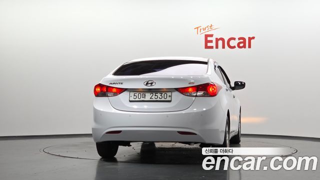 Hyundai AVANTE 2014 — photo 4