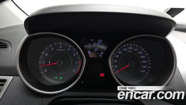 Hyundai AVANTE 2014 — photo 8