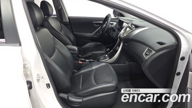Hyundai AVANTE 2014 — photo 11