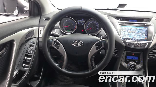 Hyundai AVANTE 2014 — photo 13