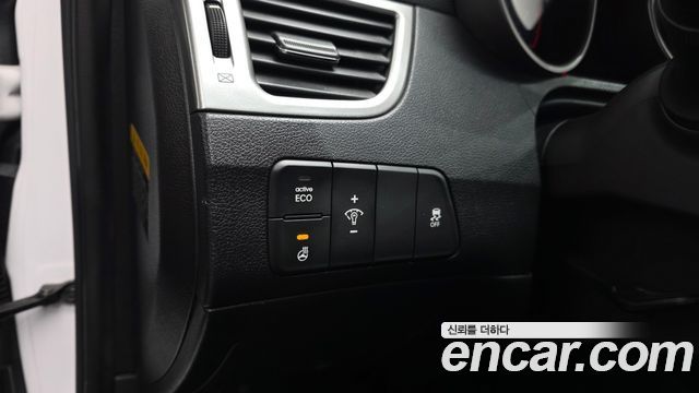 Hyundai AVANTE 2014 — photo 18