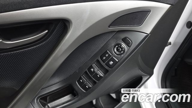 Hyundai AVANTE 2014 — photo 19