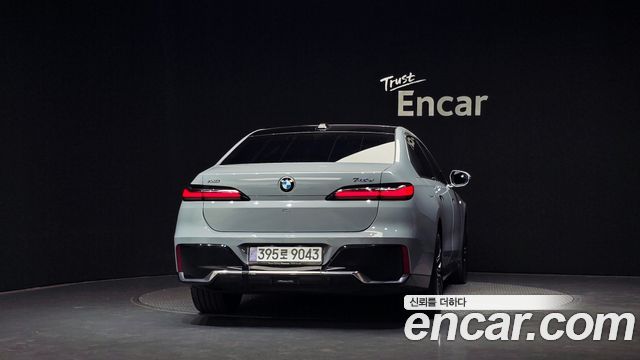 BMW 7-Series 2024 — photo 4
