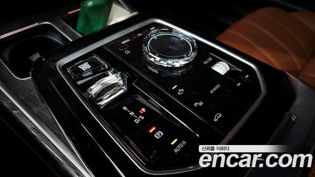 BMW 7-Series 2024 — photo 12