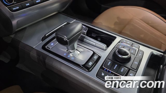 Genesis G80 2017 — photo 9