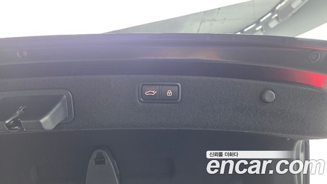 Genesis G80 2017 — photo 18