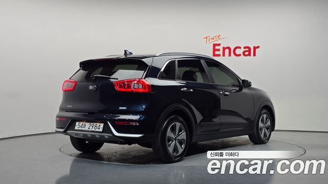 Kia Niro 2018 — photo 2