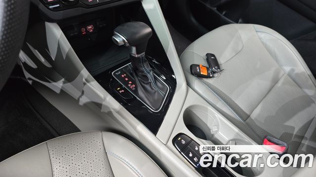 Kia Niro 2018 — photo 12