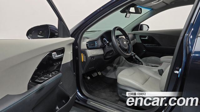 Kia Niro 2018 — photo 13