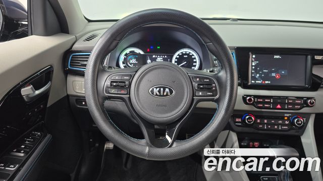 Kia Niro 2018 — photo 18