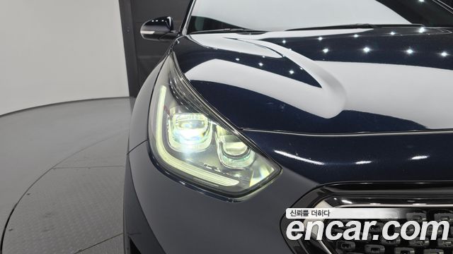 Kia Niro 2018 — photo 8