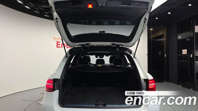 Mercedes-Benz GLC-Class 2017 — photo 20