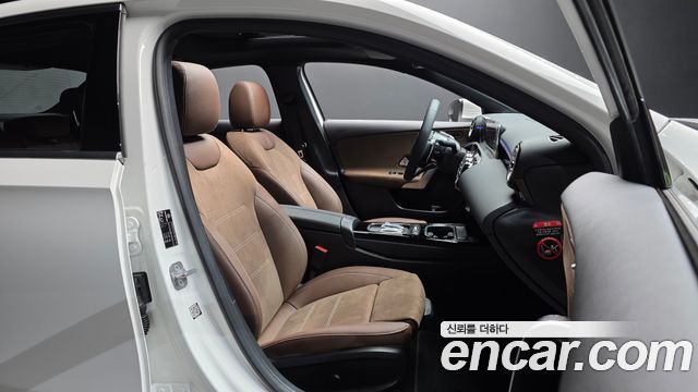 Mercedes-Benz A-Class 2024 — photo 16