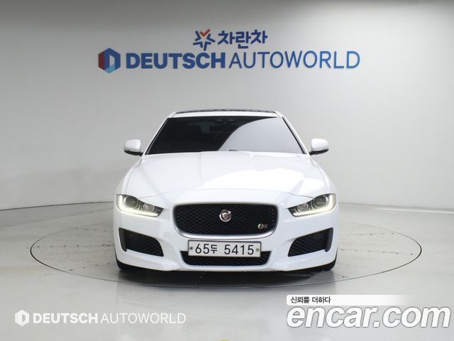 Jaguar XE 2017 — photo 3
