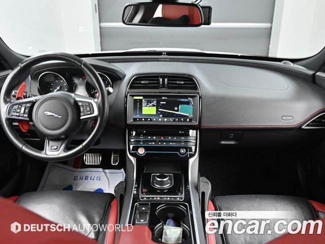 Jaguar XE 2017 — photo 7