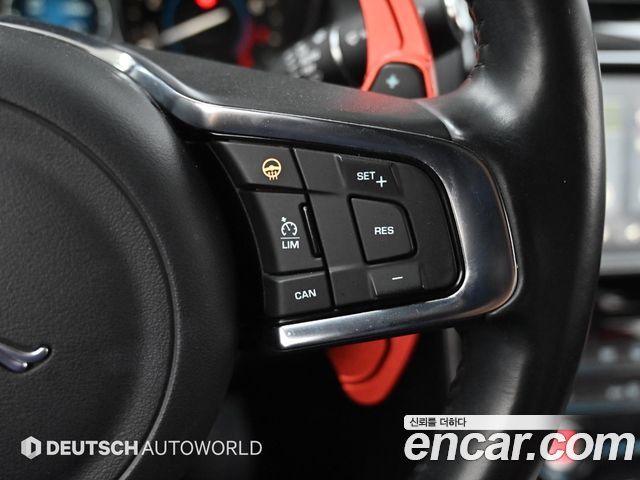 Jaguar XE 2017 — photo 17