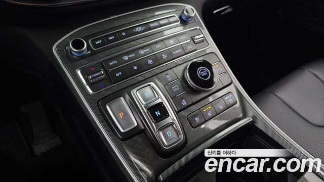 Hyundai Santafe 2023 — photo 12