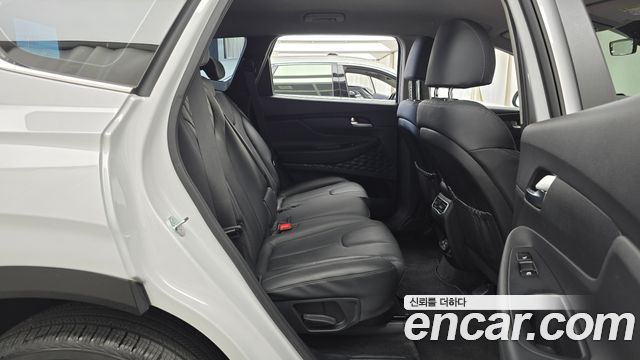 Hyundai Santafe 2023 — photo 17