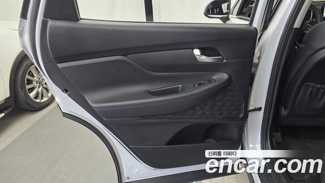 Hyundai Santafe 2023 — photo 15