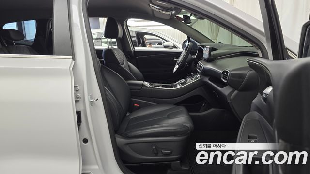 Hyundai Santafe 2023 — photo 16