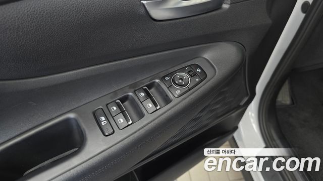 Hyundai Santafe 2023 — photo 28