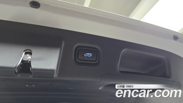 Hyundai Santafe 2023 — photo 29