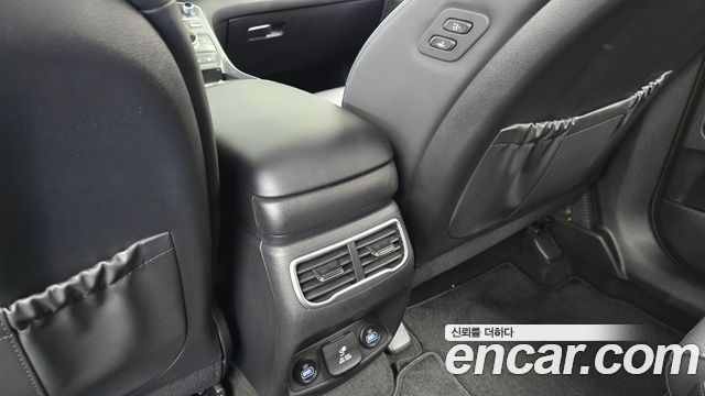 Hyundai Santafe 2023 — photo 31