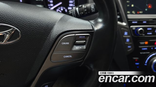 Hyundai Santafe 2016 — photo 23