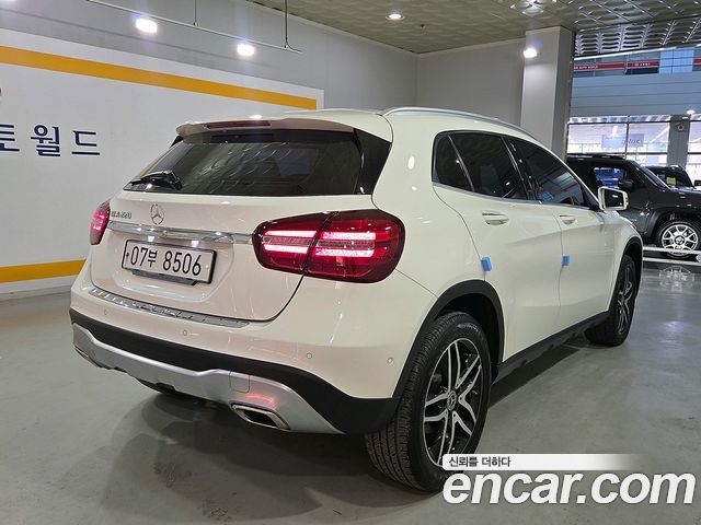 Mercedes-Benz GLA-Class 2018 — photo 3