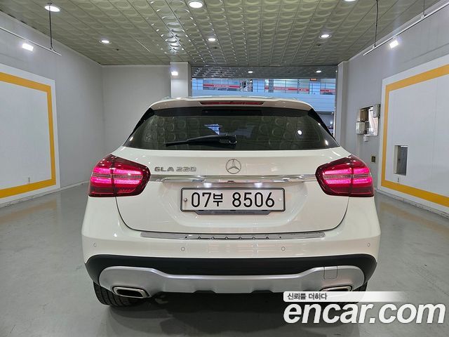 Mercedes-Benz GLA-Class 2018 — photo 4