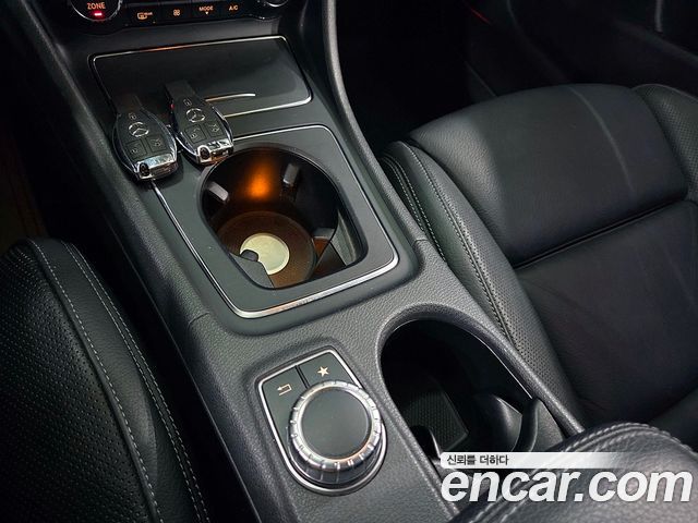 Mercedes-Benz GLA-Class 2018 — photo 13