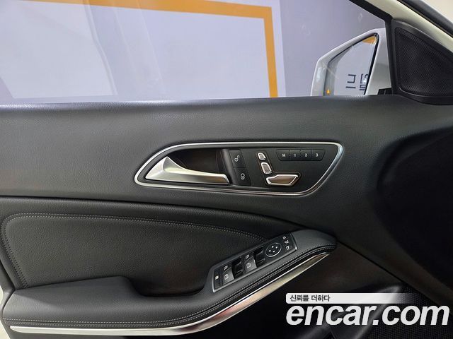 Mercedes-Benz GLA-Class 2018 — photo 15